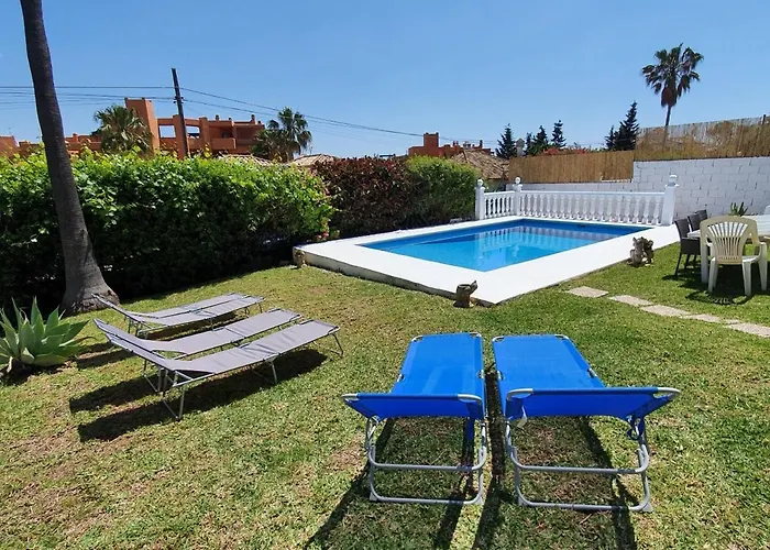 Stunning 5 Bedroom Villa, Sea Views, Private Pool, Estepona, Sleeps Up To 12 Villa