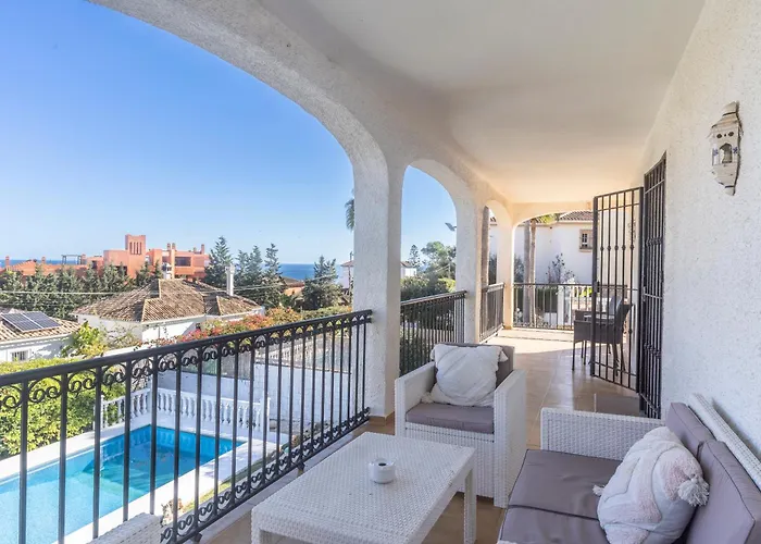 Stunning 5 Bedroom Villa, Sea Views, Private Pool, Estepona, Sleeps Up To 12