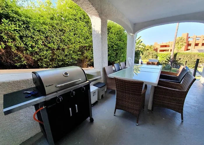 Villa Stunning 5 Bedroom Villa, Sea Views, Private Pool, Estepona, Sleeps Up To 12 *