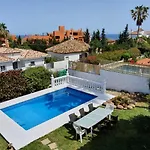Stunning 5 Bedroom Villa, Sea Views, Private Pool, Estepona, Sleeps Up To 12 *