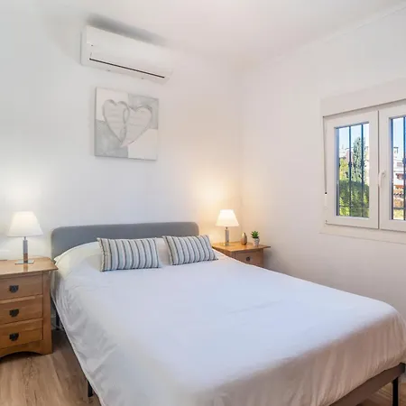 Stunning 5 Bedroom Villa, Sea Views, Private Pool, Estepona, Sleeps Up To 12