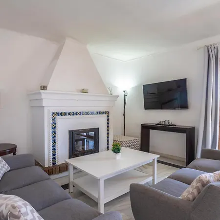 ヴィラ Stunning 5 Bedroom Villa, Sea Views, Private Pool, Estepona, Sleeps Up To 12