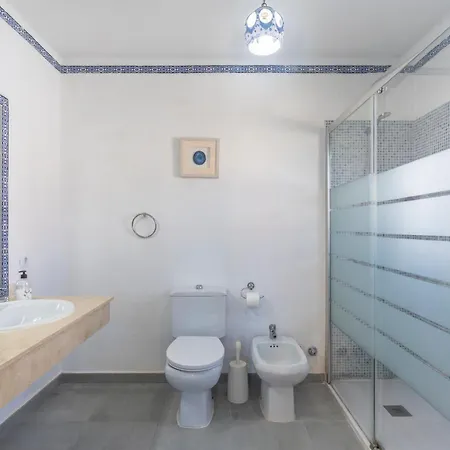 Stunning 5 Bedroom Villa, Sea Views, Private Pool, Estepona, Sleeps Up To 12 Villa *