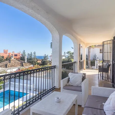 Stunning 5 Bedroom Villa, Sea Views, Private Pool, Estepona, Sleeps Up To 12