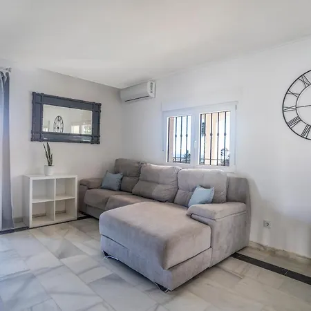 ヴィラ Stunning 5 Bedroom Villa, Sea Views, Private Pool, Estepona, Sleeps Up To 12 エステポナ