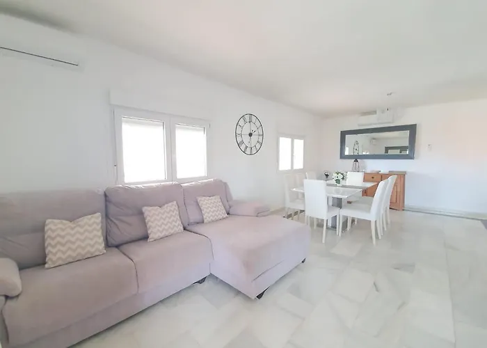 Stunning 5 Bedroom Villa, Sea Views, Private Pool, Estepona, Sleeps Up To 12 * エステポナ