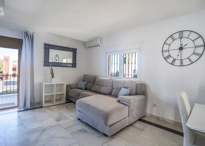 ヴィラ Stunning 5 Bedroom Villa, Sea Views, Private Pool, Estepona, Sleeps Up To 12 エステポナ